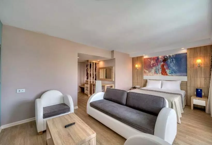 سوییت جونیور با چشمانداز دریا, Sealife Family Resort