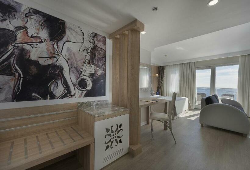 سوییت جونیور با چشم‌انداز دریا, Sealife Family Resort