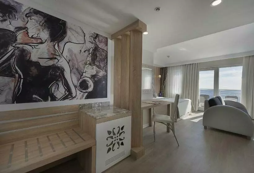 سوییت جونیور با چشمانداز دریا, Sealife Family Resort