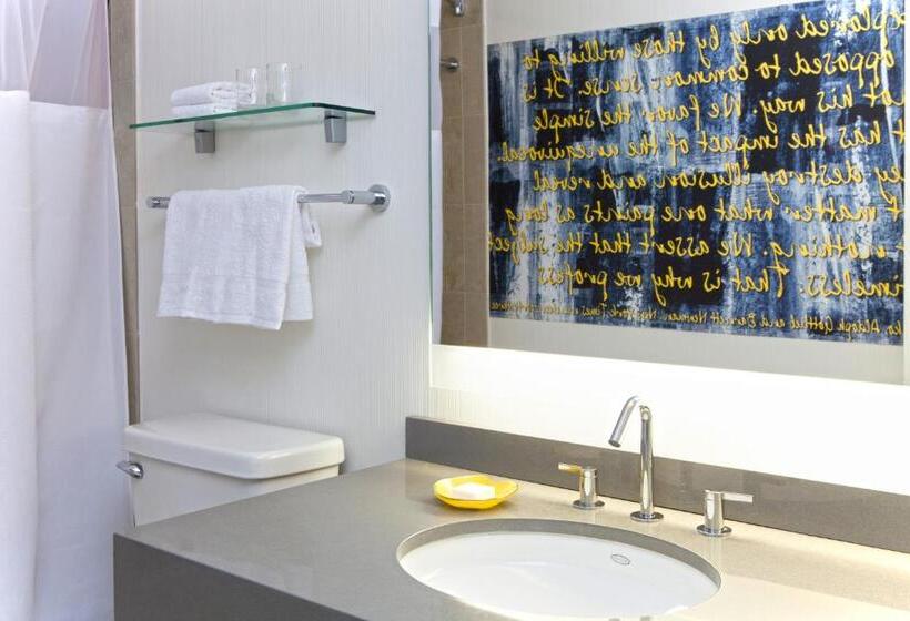 带大床的标准间, The Fifty Sonesta Hotel New York