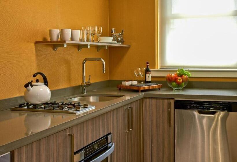 小型套房, The Fifty Sonesta Hotel New York