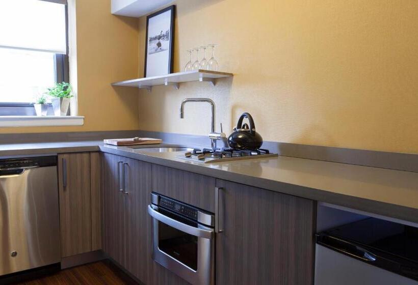 套房, The Fifty Sonesta Hotel New York