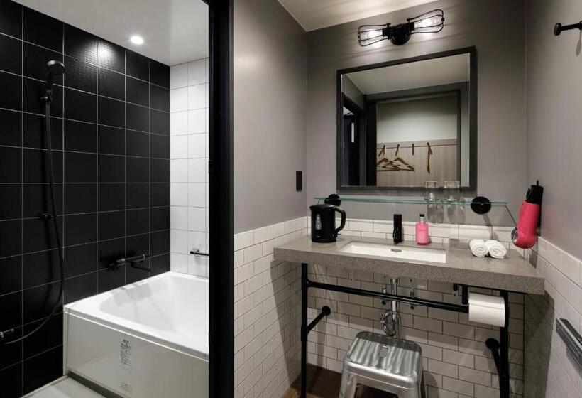 Quarto Estandar Cama Queen, Moxy Osaka Shin Umeda