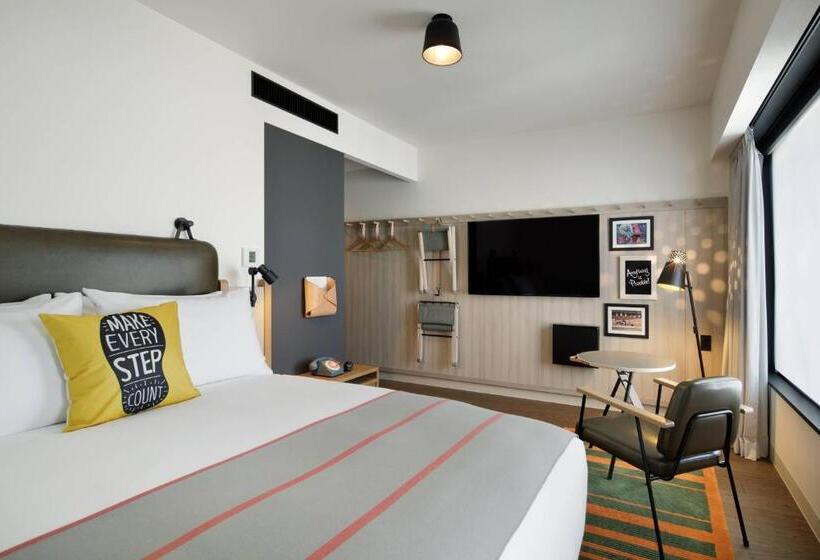 クイーンサイズベッドのスタンダードルーム, Moxy Osaka Shin Umeda