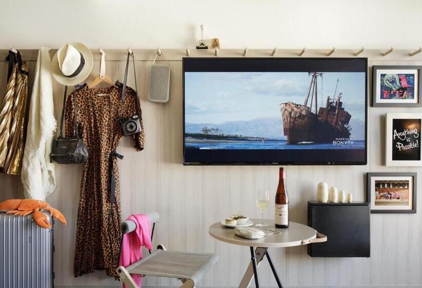 クイーンサイズベッドのスタンダードルーム, Moxy Osaka Shin Umeda