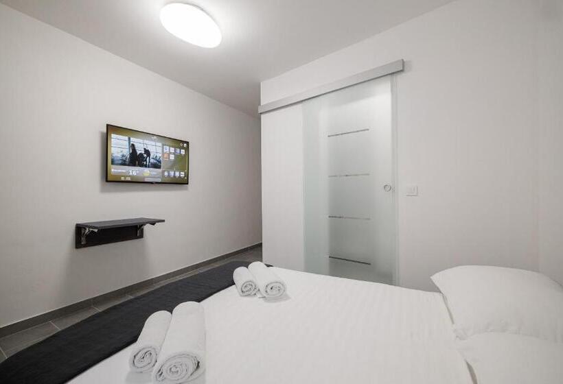 اتاق عادی, Miracolo Di Mare Trend