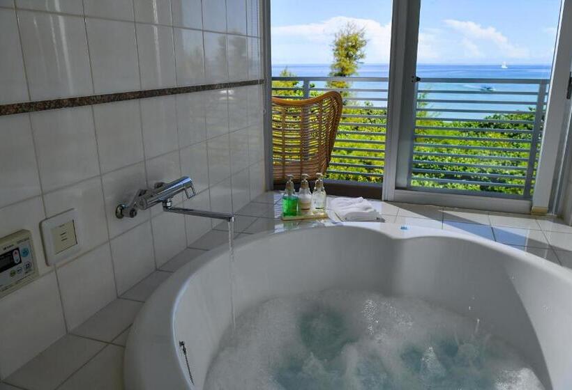 اتاق لوکس با چشم‌انداز دریا, Odysis Onna Resort
