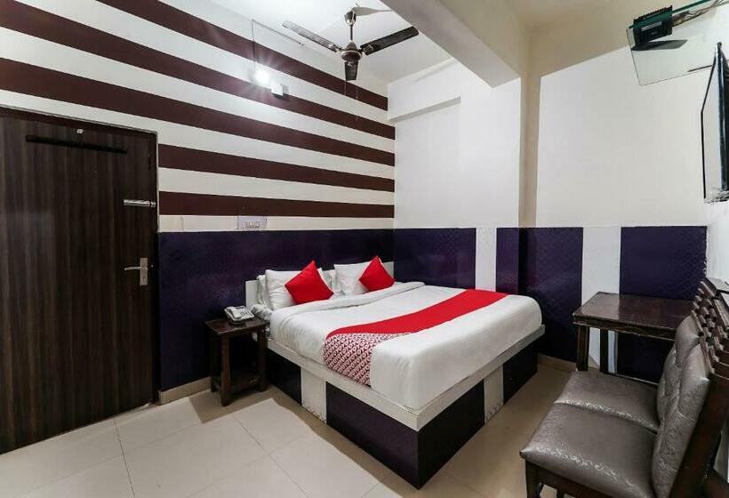 트리플 클래식 룸, O Landlord