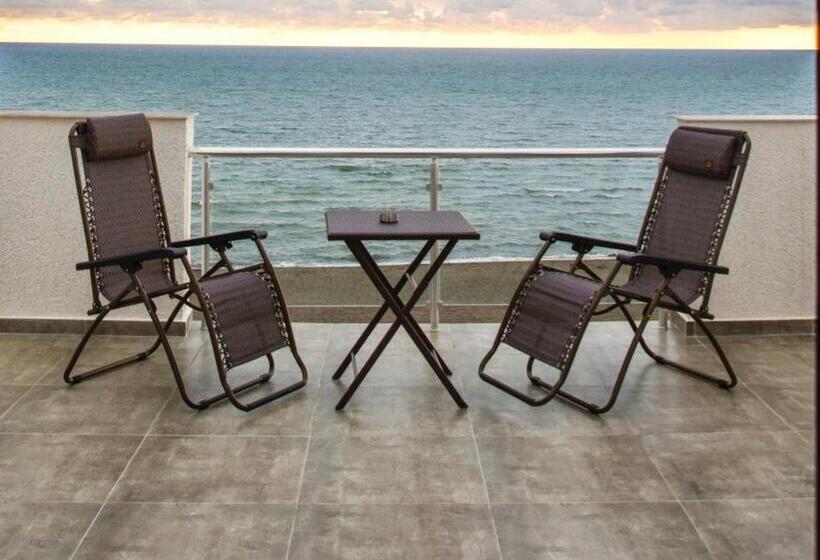 סוויטה נוף לים, Scala