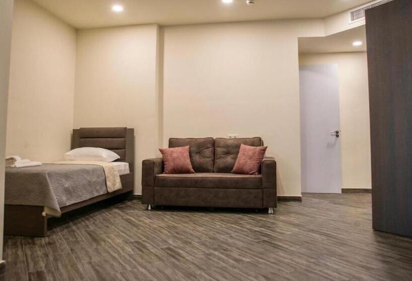 סוויטה משפחתית, Scala