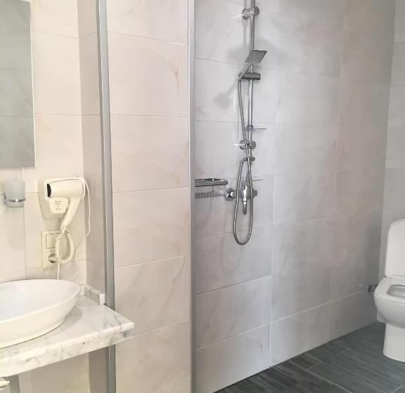 סוויטה משפחתית, Scala