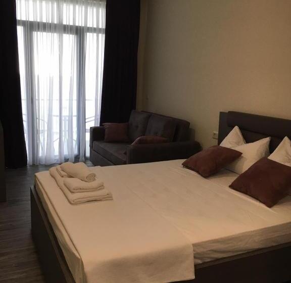 חדר סטנדרט, Scala