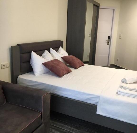 חדר סטנדרט, Scala