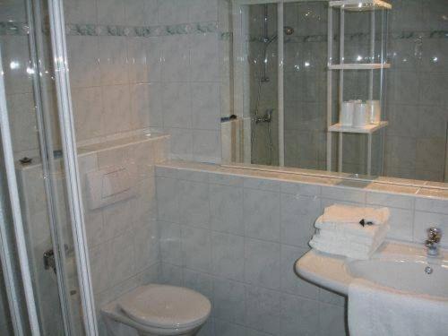 침실 2개 아파트, Smileys Kinder