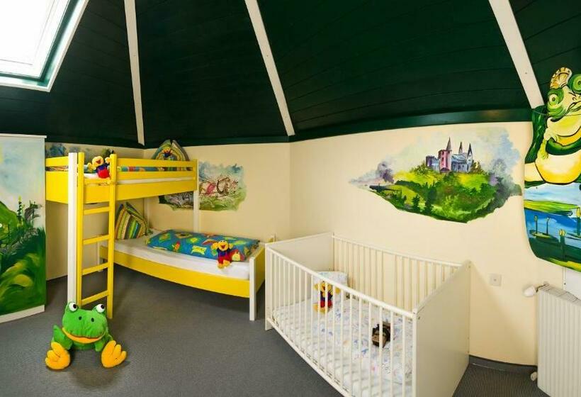 침실 2개 아파트, Smileys Kinder