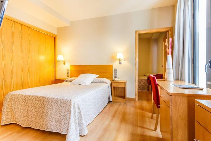 اتاق استاندارد سه نفره, Aacr Museo