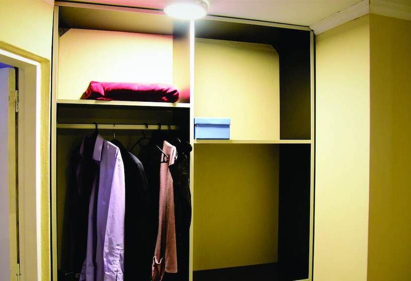 اتاق استاندارد سه نفره, Alto Parana