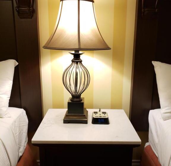 标准间, Arbutus Inn