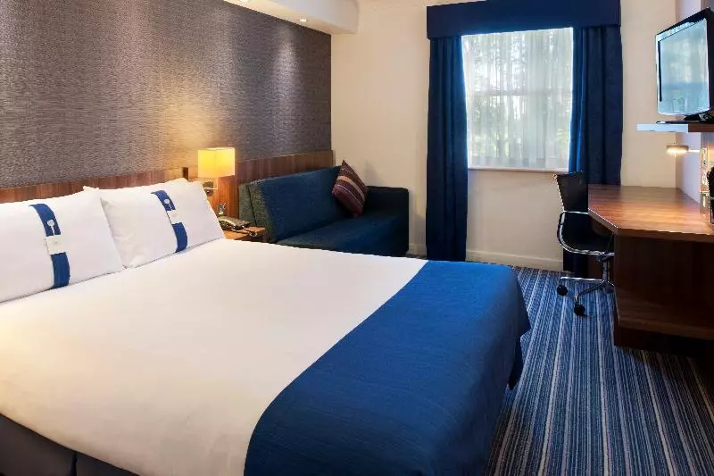 اتاق استاندارد برای معلولان, Holiday Inn Express Leeds East, An Ihg