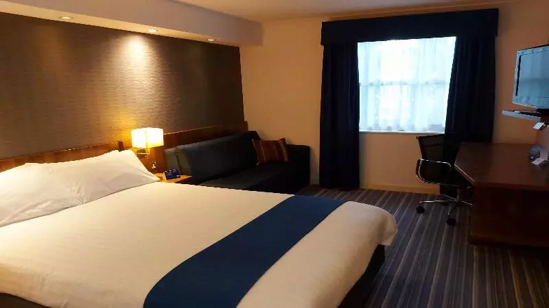 اتاق استاندارد برای معلولان, Holiday Inn Express Leeds East, An Ihg