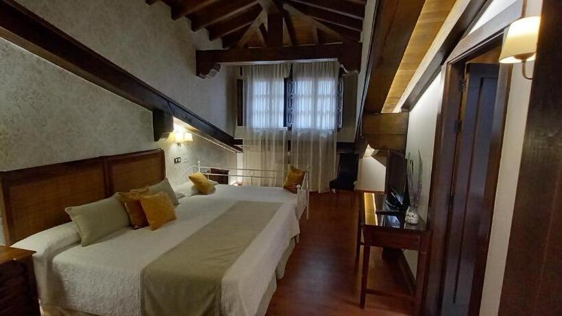 اتاق استاندارد سه نفره, La Casona De Revolgo