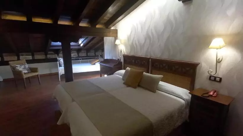 اتاق سوپریور چهار تخته, La Casona De Revolgo
