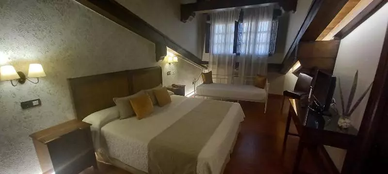 اتاق استاندارد سه نفره, La Casona De Revolgo