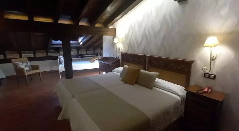 اتاق استاندارد با وان آب گرم, La Casona De Revolgo