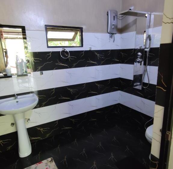 Deluxe-huone King-vuode, Alone Cage Ella