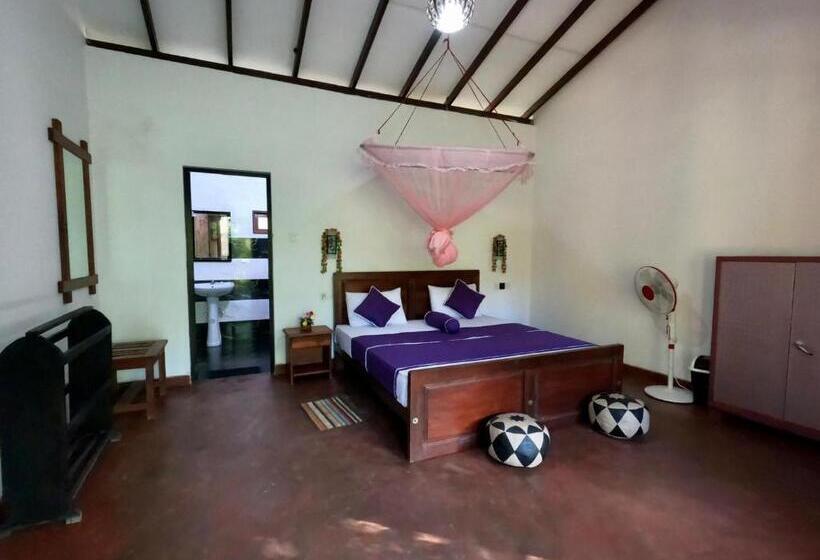 Deluxe-huone King-vuode, Alone Cage Ella