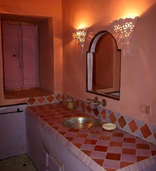 اتاق استاندارد یک نفره, Dar Nejma