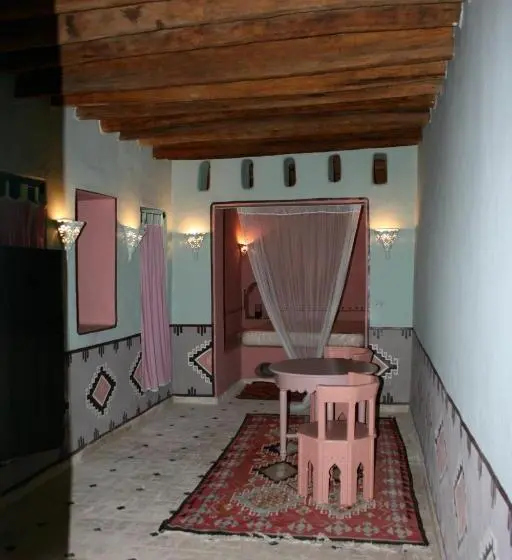 اتاق استاندارد یک نفره, Dar Nejma