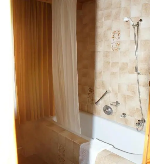 اتاق استاندارد, Haus Fallesin