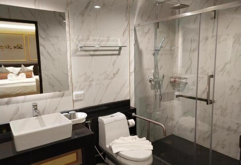 غرفة قياسية مزوَّدة بشُرفة, De Sripoom Sha Extra Plus