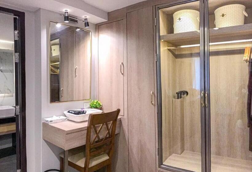 إستوديو قياسى, De Sripoom Sha Extra Plus