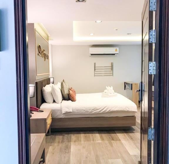 غرفة عائلية, De Sripoom Sha Extra Plus