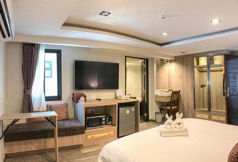 غرفة عائلية, De Sripoom Sha Extra Plus