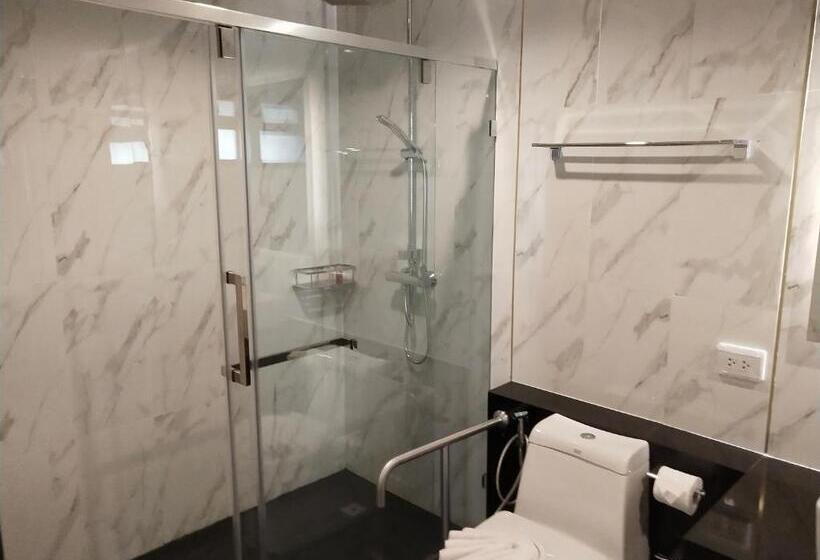 غرفة قياسية مزوَّدة بشُرفة, De Sripoom Sha Extra Plus