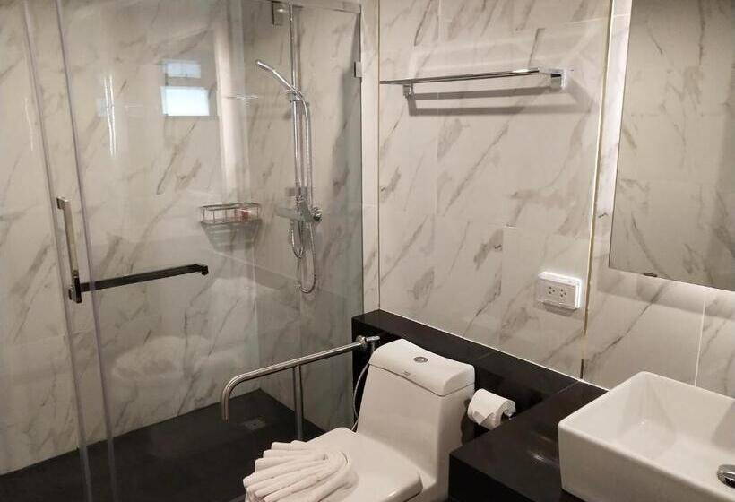 غرفة قياسية مزوَّدة بشُرفة, De Sripoom Sha Extra Plus