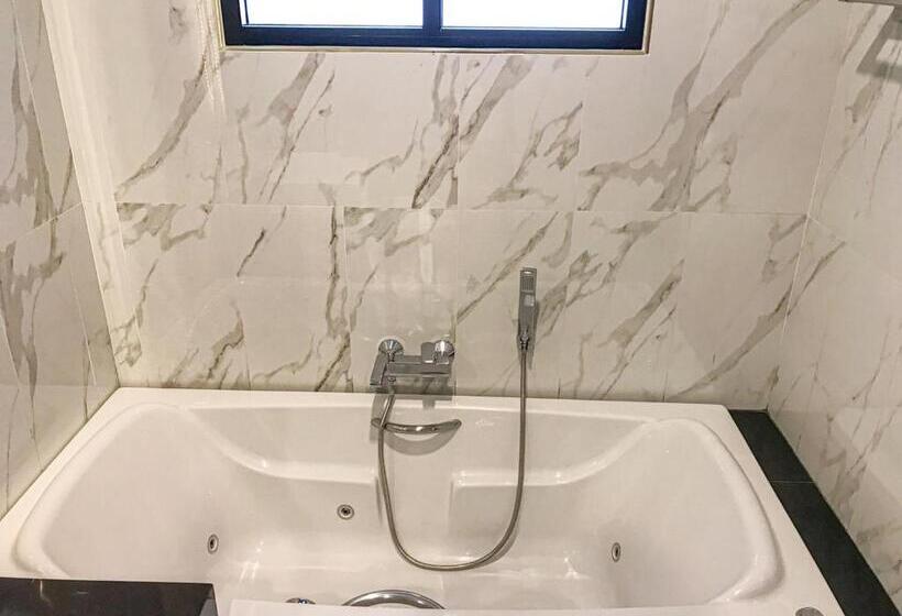 غرفة قياسية مطلة على الجبل, De Sripoom Sha Extra Plus