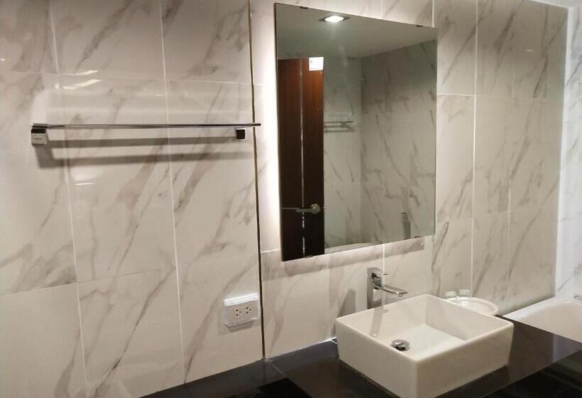 إستوديو قياسى, De Sripoom Sha Extra Plus