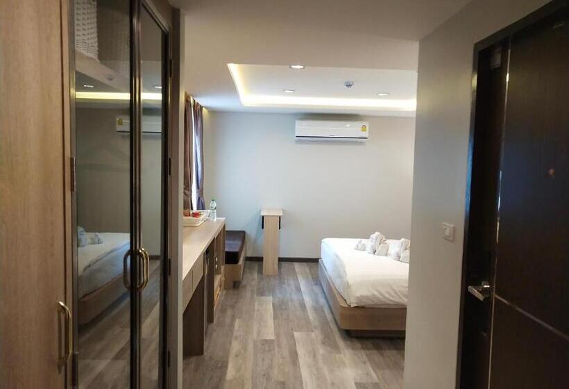 غرفة ديلوكس, De Sripoom Sha Extra Plus