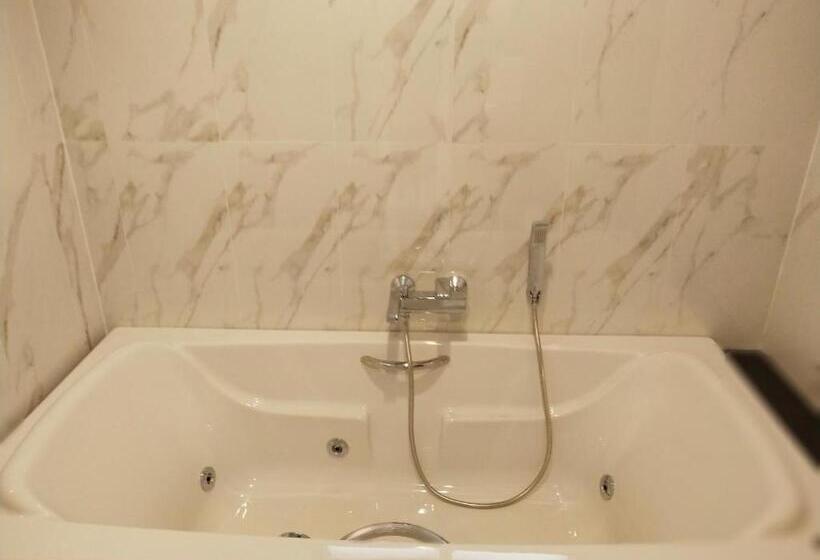 غرفة ديلوكس, De Sripoom Sha Extra Plus