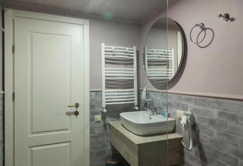 Deluxe Room Mountain View, Omart Hotel Gallery