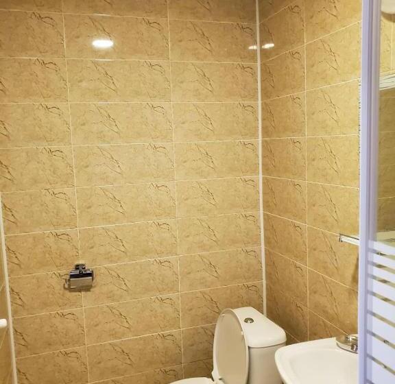 اتاق استاندارد, Hostel Family