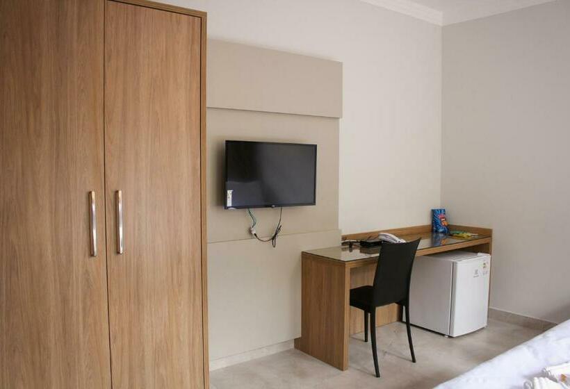 غرفة ديلوكس ثلاثية, Pousada Primaz De Minas