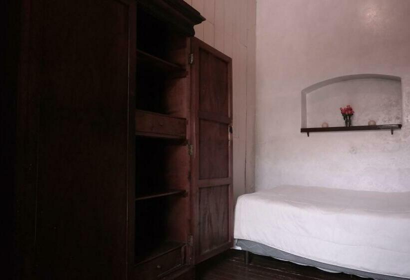 اتاق استاندارد یک تخته با سرویس بهداشتی مشترک, Casa Seibel