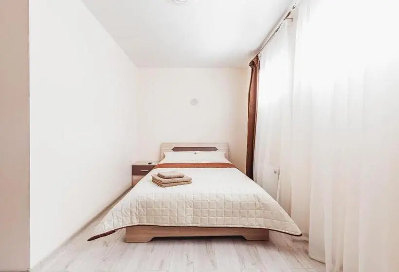استودیوی استاندارد, Apartments Near Deribasovskaya