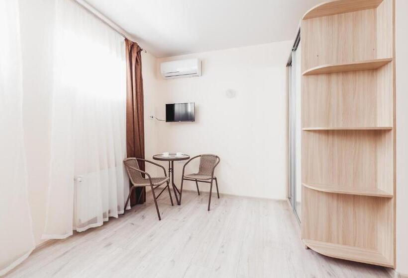 استودیوی استاندارد, Apartments Near Deribasovskaya