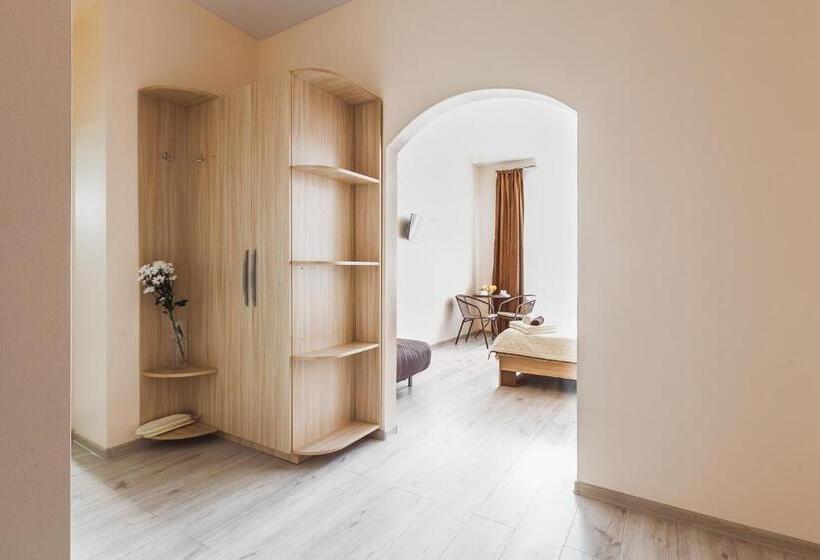 آپارتمان سوپریور 1 خوابه, Apartments Near Deribasovskaya
